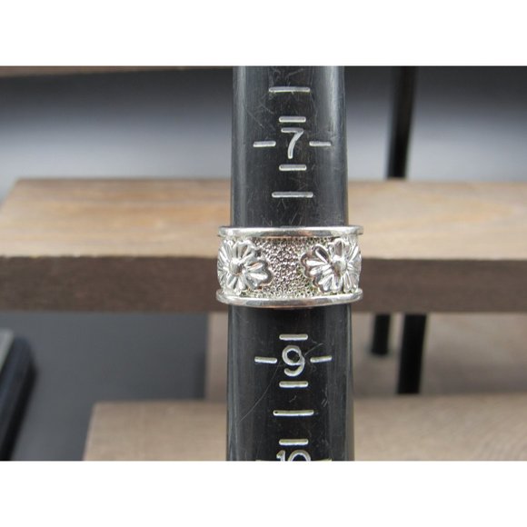 Size 8 Silver Tone Quality Heavy Flower Band Ring Vintage Wedding Engagement - Picture 5 of 7